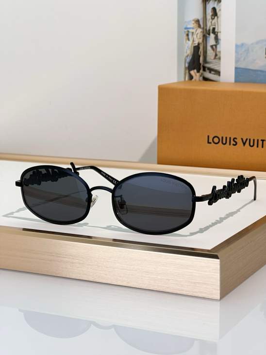 Picture of Louis Vuitton Sunglasses _SKUfw79279987fw